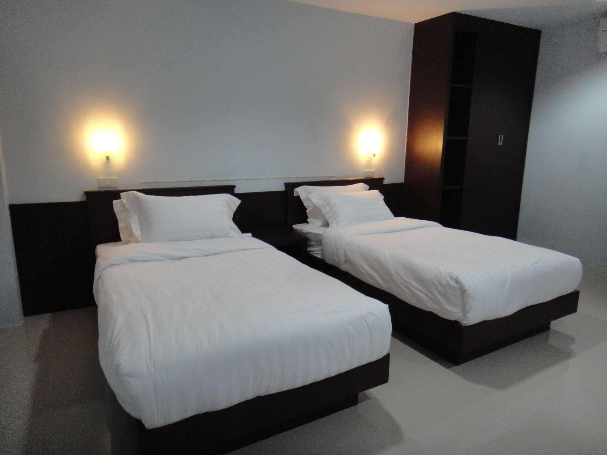 Prajak Inn Udon Thani Exterior photo